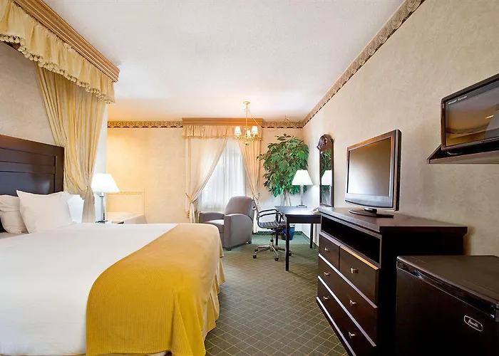 Express & Chicago-libertyville By Ihg Libertyville