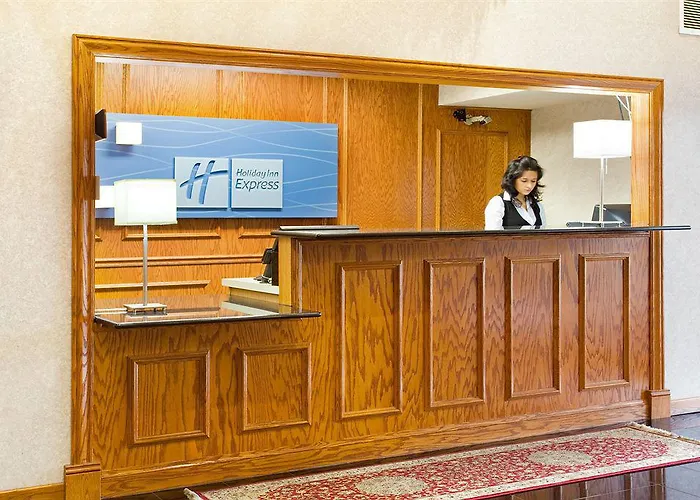 Hotel Express & Chicago-libertyville By Ihg