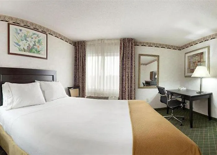 Express & Chicago-libertyville By Ihg Отель Либертивилл