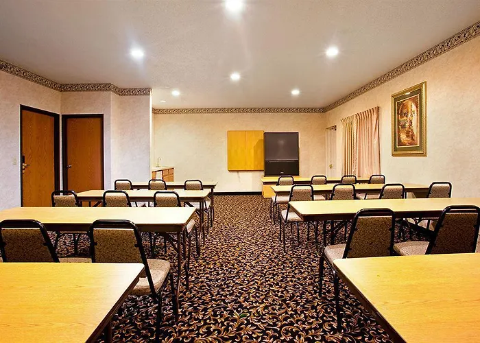 Hotel Express & Chicago-libertyville By Ihg Libertyville