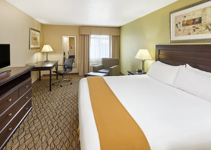 Hotel Express & Chicago-libertyville By Ihg