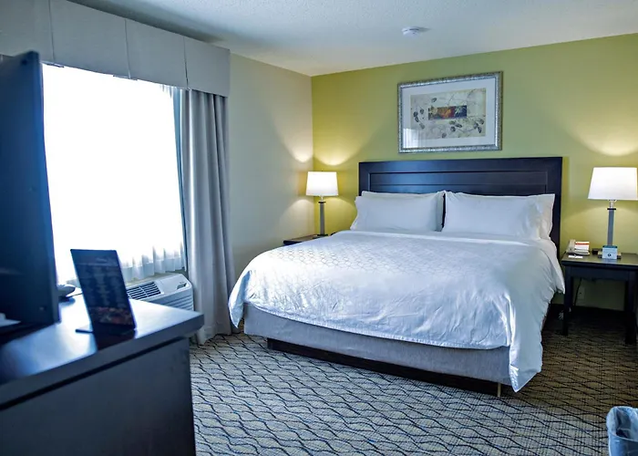 Hotel Express & Chicago-libertyville By Ihg 2*