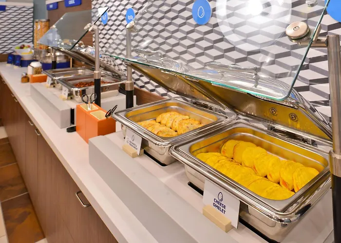 Express & Chicago-libertyville By Ihg