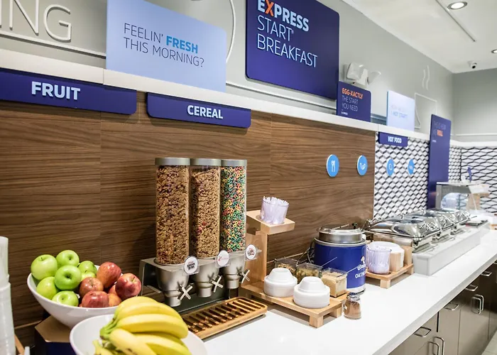 Hotel Express & Chicago-libertyville By Ihg 2*