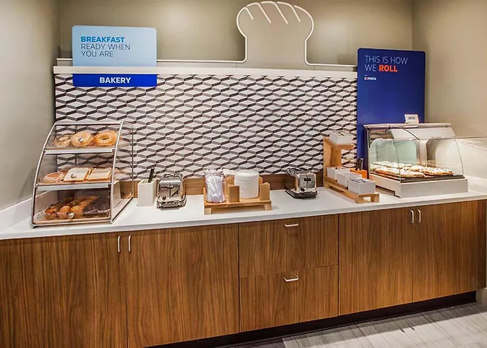 Express & Chicago-libertyville By Ihg 2*