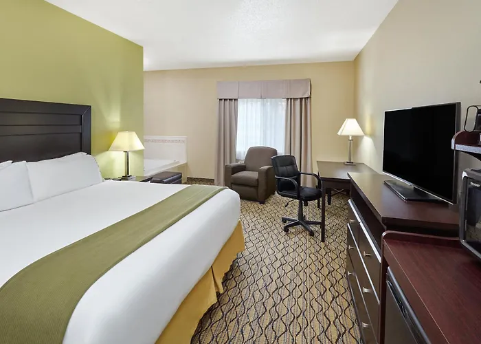 Hotel Express & Chicago-libertyville By Ihg 2*