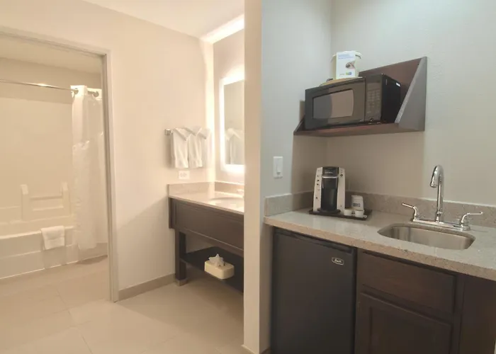 Hotel Express & Chicago-libertyville By Ihg 2*