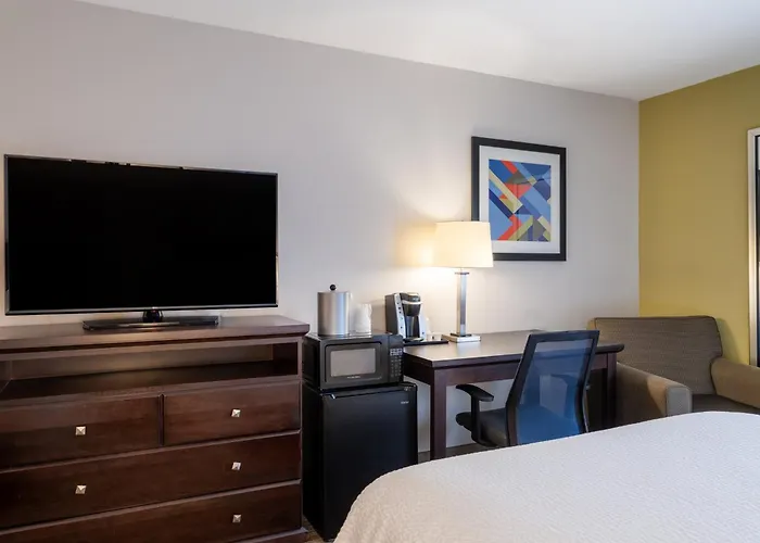 Express & Chicago-libertyville By Ihg Libertyville