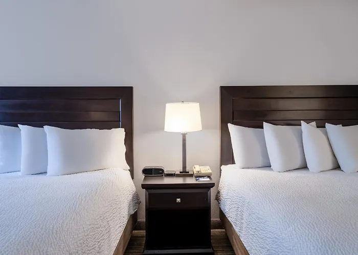 Express & Chicago-libertyville By Ihg Hotel