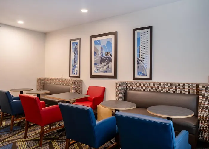 Express & Chicago-libertyville By Ihg Libertyville