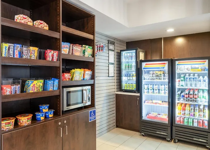 Express & Chicago-libertyville By Ihg Hotel 2*