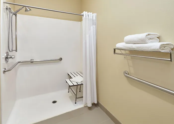 Express & Chicago-libertyville By Ihg Hotel 2*
