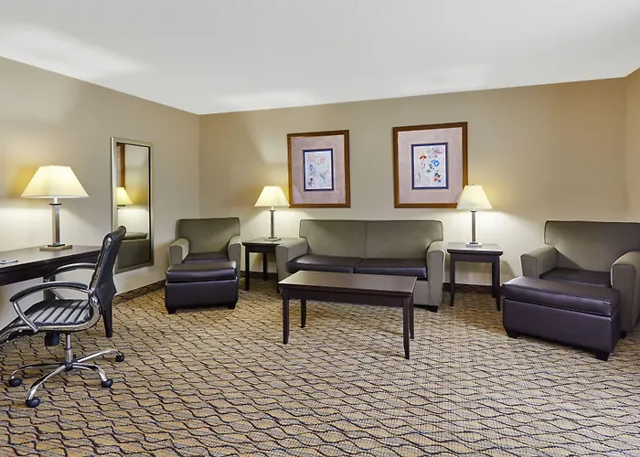 Express & Chicago-libertyville By Ihg