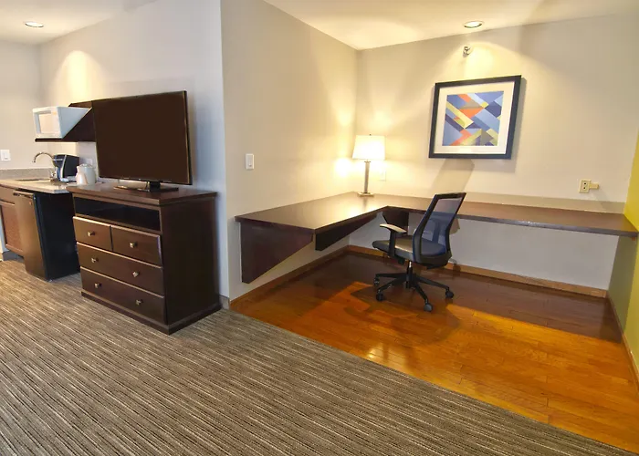Express & Chicago-libertyville By Ihg Hotel