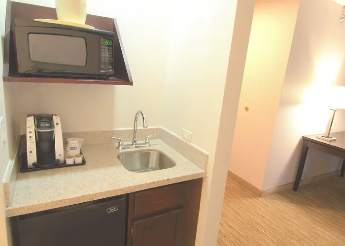 Express & Chicago-libertyville By Ihg Libertyville
