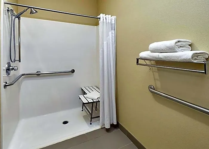 Express & Chicago-libertyville By Ihg 2*