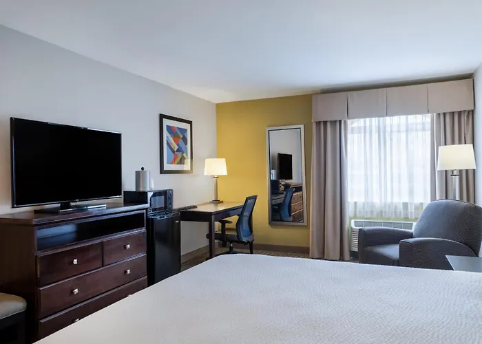 Express & Chicago-libertyville By Ihg Libertyville