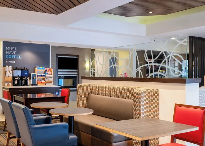 Hotel Express & Chicago-libertyville By Ihg 2*