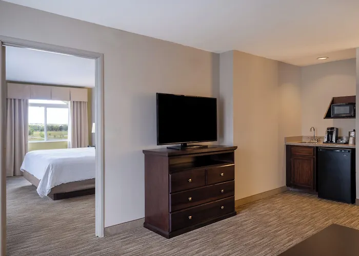 Hotel Express & Chicago-libertyville By Ihg 2*