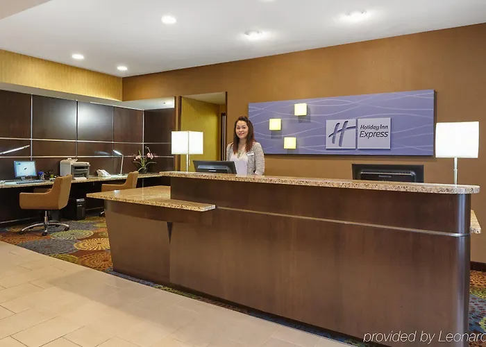 Hotel Express & Chicago-libertyville By Ihg 2*