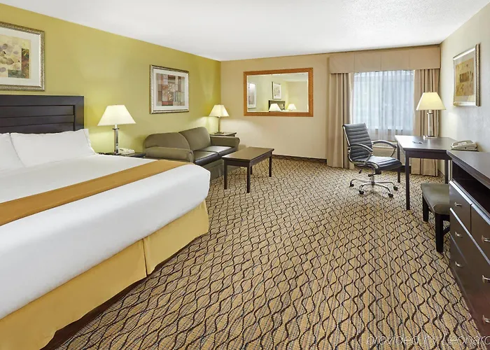 Express & Chicago-libertyville By Ihg Hotel Libertyville