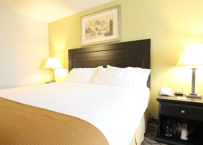 Hotel Express & Chicago-libertyville By Ihg
