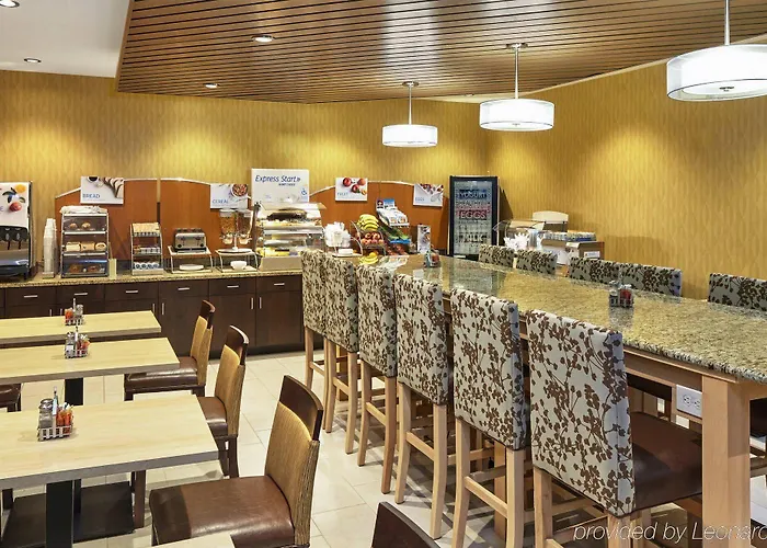 Express & Chicago-libertyville By Ihg Hotel 2*