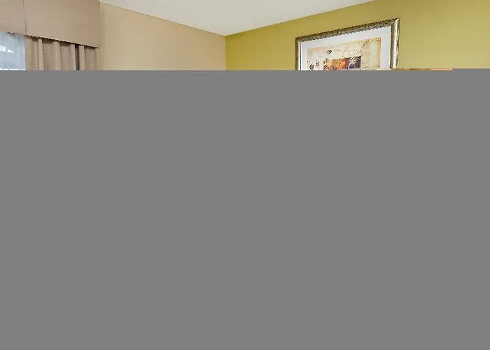 Hotel Express & Chicago-libertyville By Ihg 2*