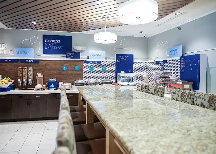 Hotel Express & Chicago-libertyville By Ihg Libertyville