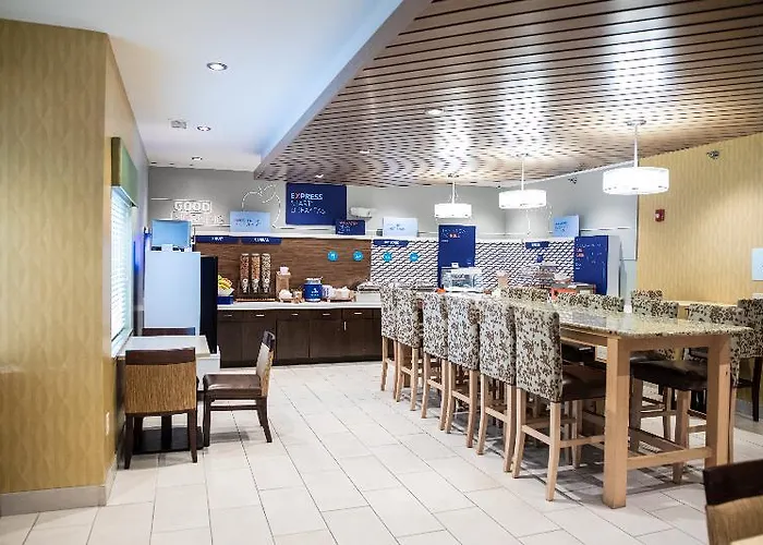 Hotel Express & Chicago-libertyville By Ihg